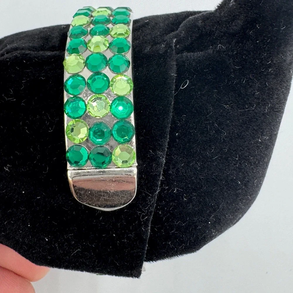 STONE Quartz Watch Green Rhinestone Bangle Silver Tone‎ Fits 5-8